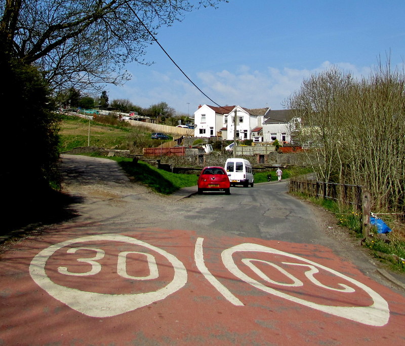 Mától 30 km/óra a sebességhatár Wales településein