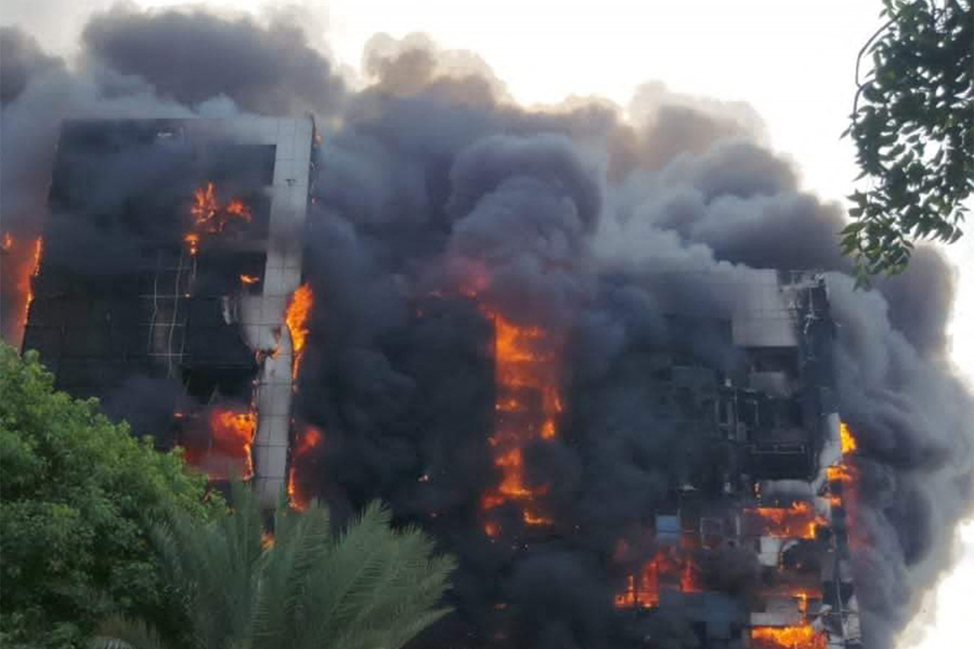 Több épület is lángol Szudán fővárosában