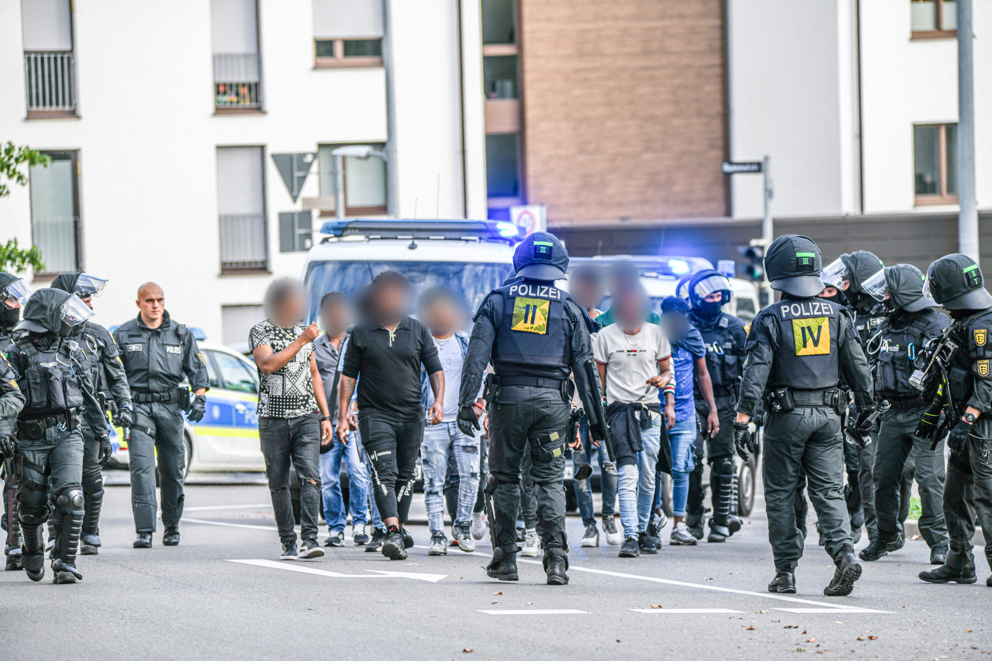 Több mint kétszáz embert tartóztattak le Stuttgartban