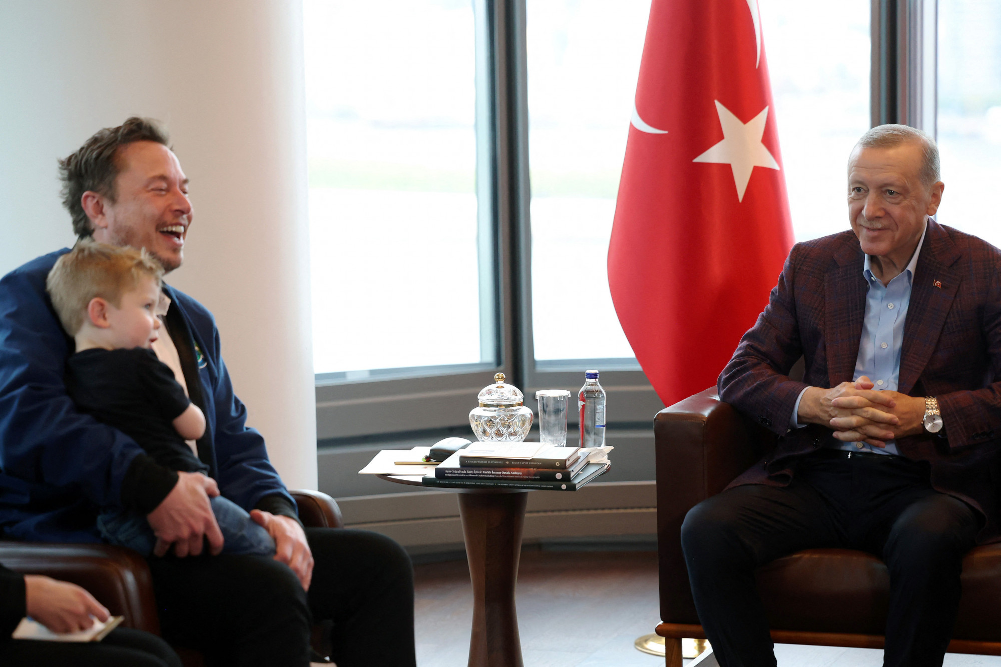 Erdogan arra kérte Elon Muskot, építsen Tesla-gyárat Törökországban