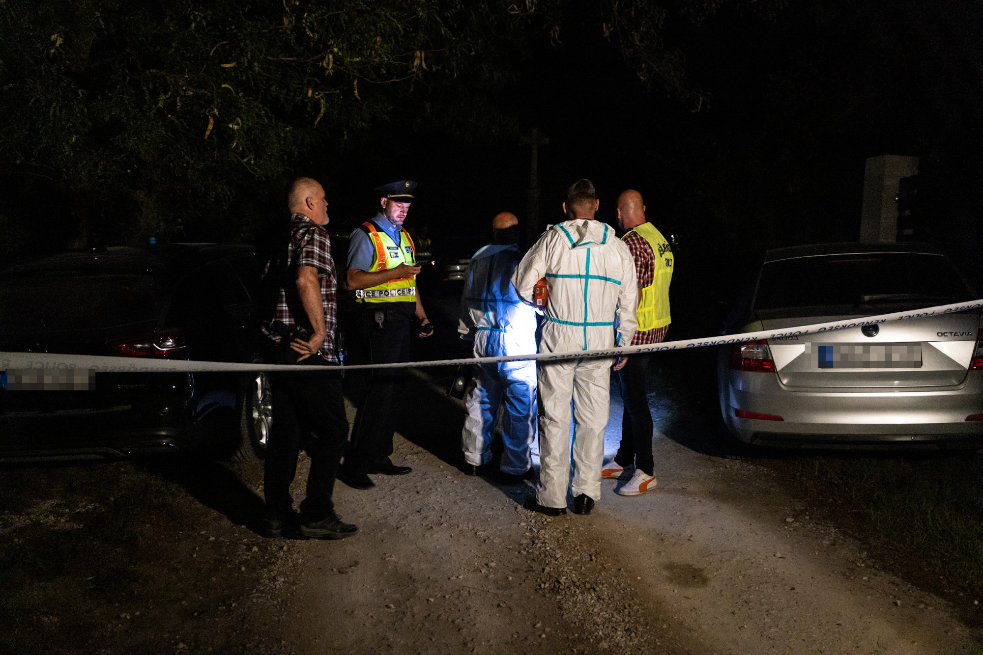 Robbantottak egy családi háznál, egy rendőr meghalt Esztergomban