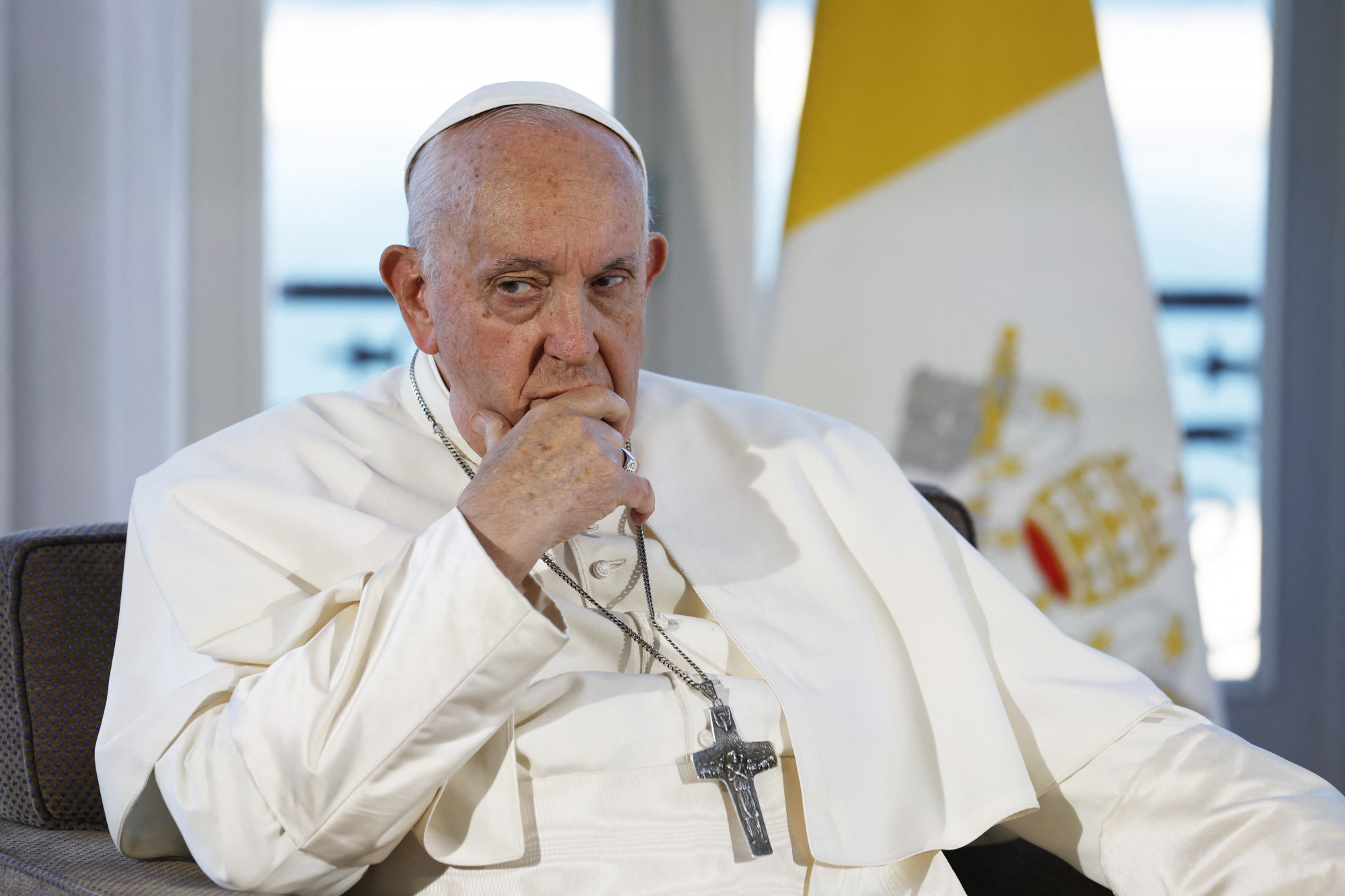 Ferenc pápa sértő megjegyzést tett a melegekre egy zárt ajtós megbeszélésen