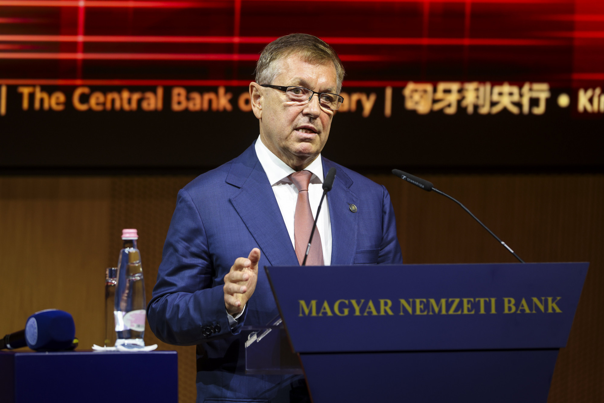 Matolcsy György, az MNB elnöke beszédet mond az Egy övezet, egy út kezdeményezés tizedik évfordulója alkalmából szervezett szakmai konferencián az MNB székházában, Budapesten 2023. szeptember 25-én.