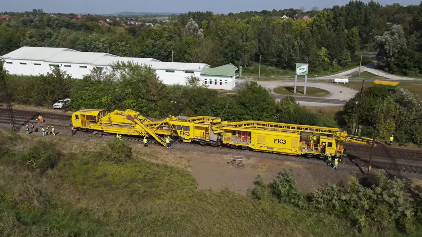 Több fát ültetnek, mint amennyit kivágnak, ígéri a minisztérium a Déli Körvasút folytatásáról