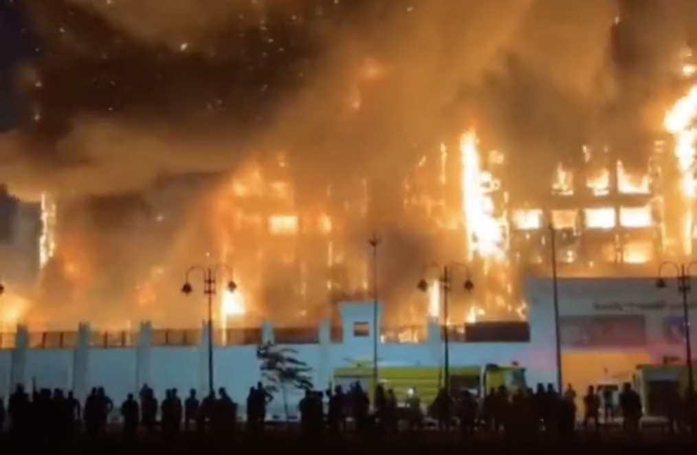 Hatalmas tűz ütött ki az egyiptomi Iszmálíja városában