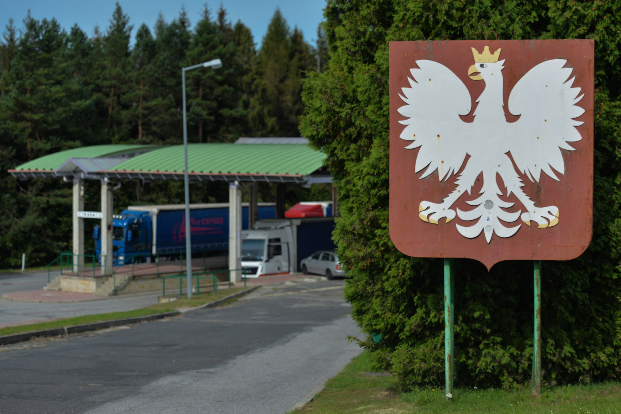 A schengenio csatlakozás után bezárt lengyel-szlovák határátkelőhely Barwinek és Vysny Komarnik (Felsőkomárnok) között
