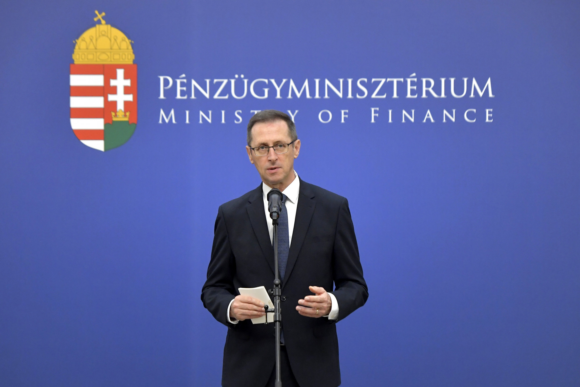 Varga Mihály: A csökkenő bevételeket nem új adókkal, hanem a gazdaság fehérítésével kell ellensúlyozni