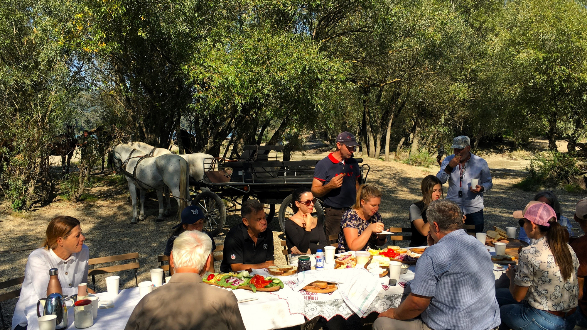 Piknik a szigetspiccen a 2023. szeptember 28-án a budapesti lovas körgyűrűt bemutató túrán