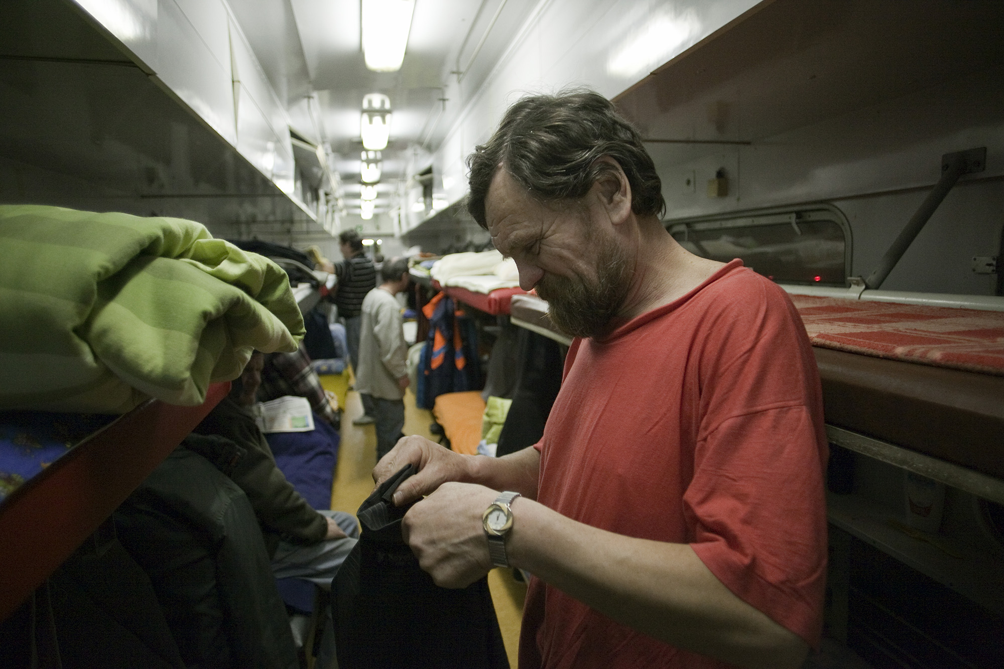 Bezárják a Nyugati pályaudvar vonatból kialakított hajléktalanszállóját