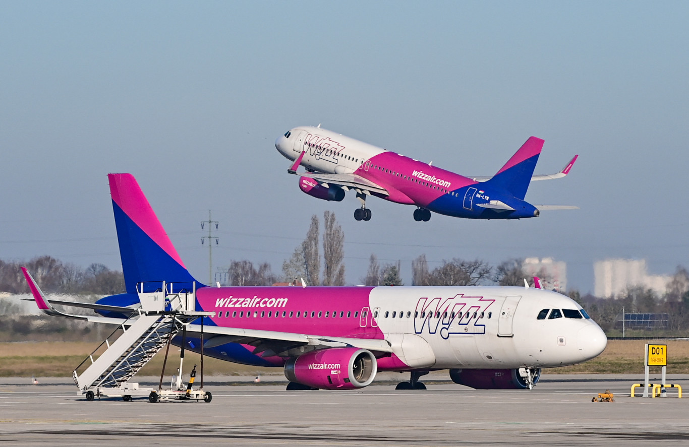 Elhallgathatott fontos információkat, vizsgálja a Wizz Airt a Gazdasági Versenyhivatal