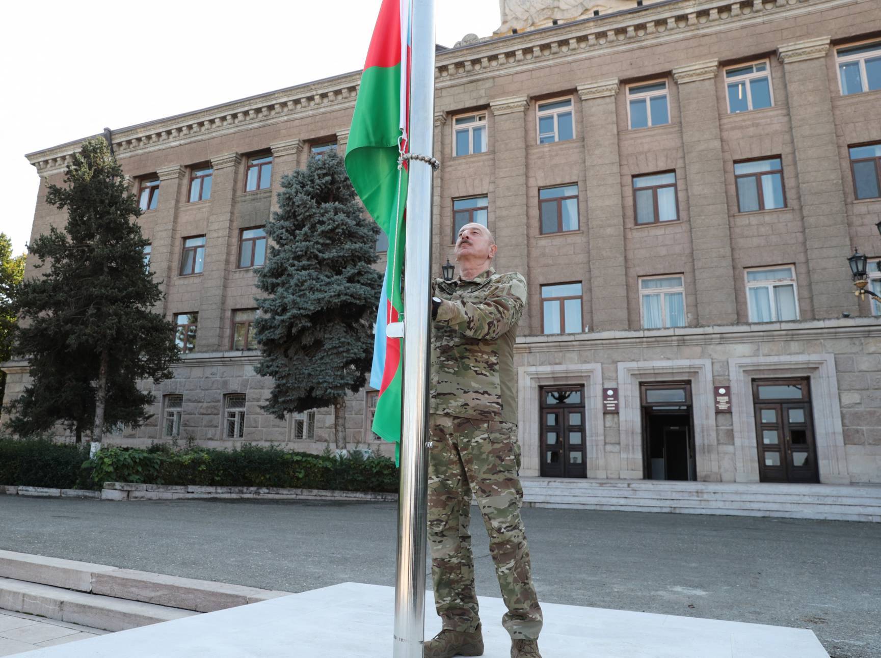 Felvonták az azeri lobogót Hegyi-Karabah fővárosában