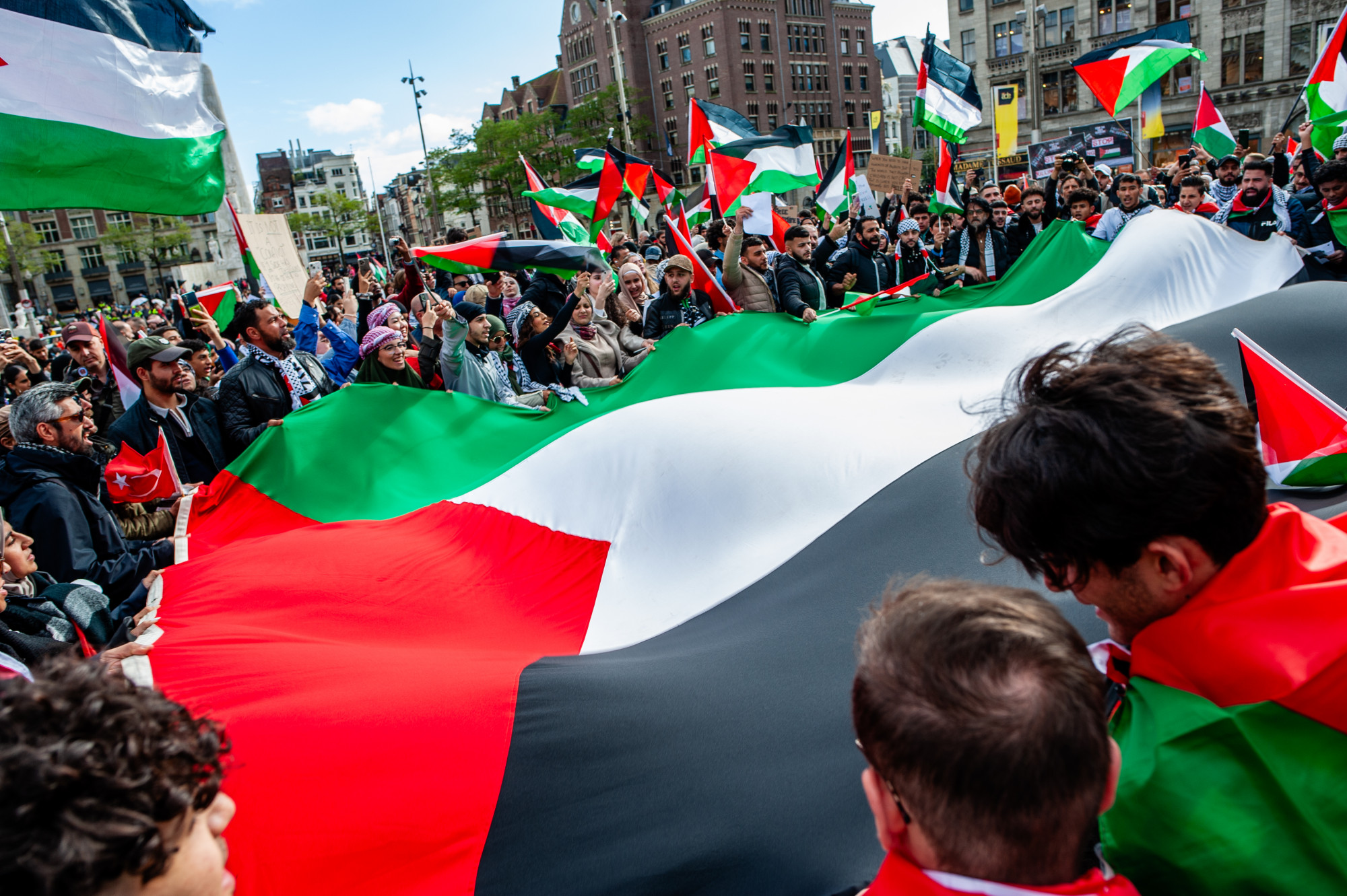 Palesztin-párti tüntetés Amszterdamban vasárnap