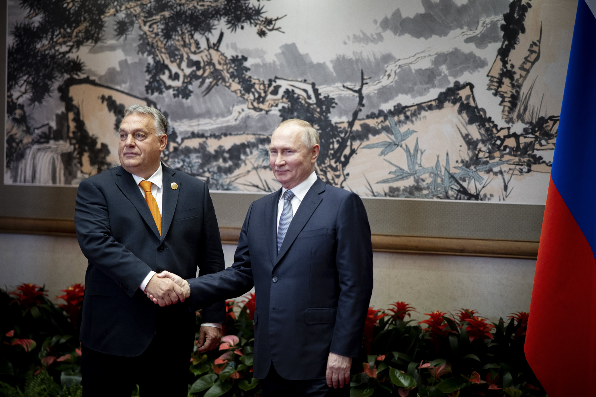 Háború helyett katonai műveletnek nevezte Orbán a háborút a Putyinnal tartott kétoldalú találkozón Pekingben
