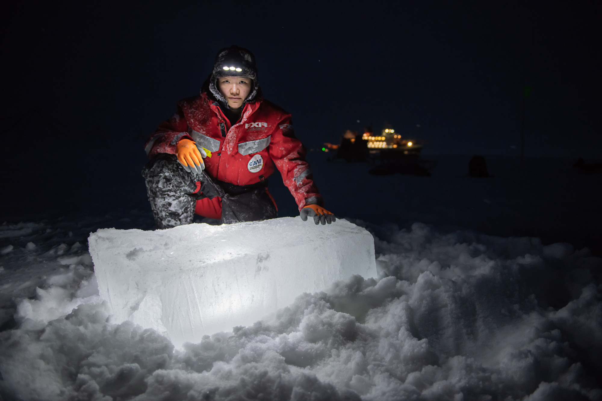 Allison Fond, az ECO csoport vezetője a MOSAiC jégtábláján 2019 október 23-án.