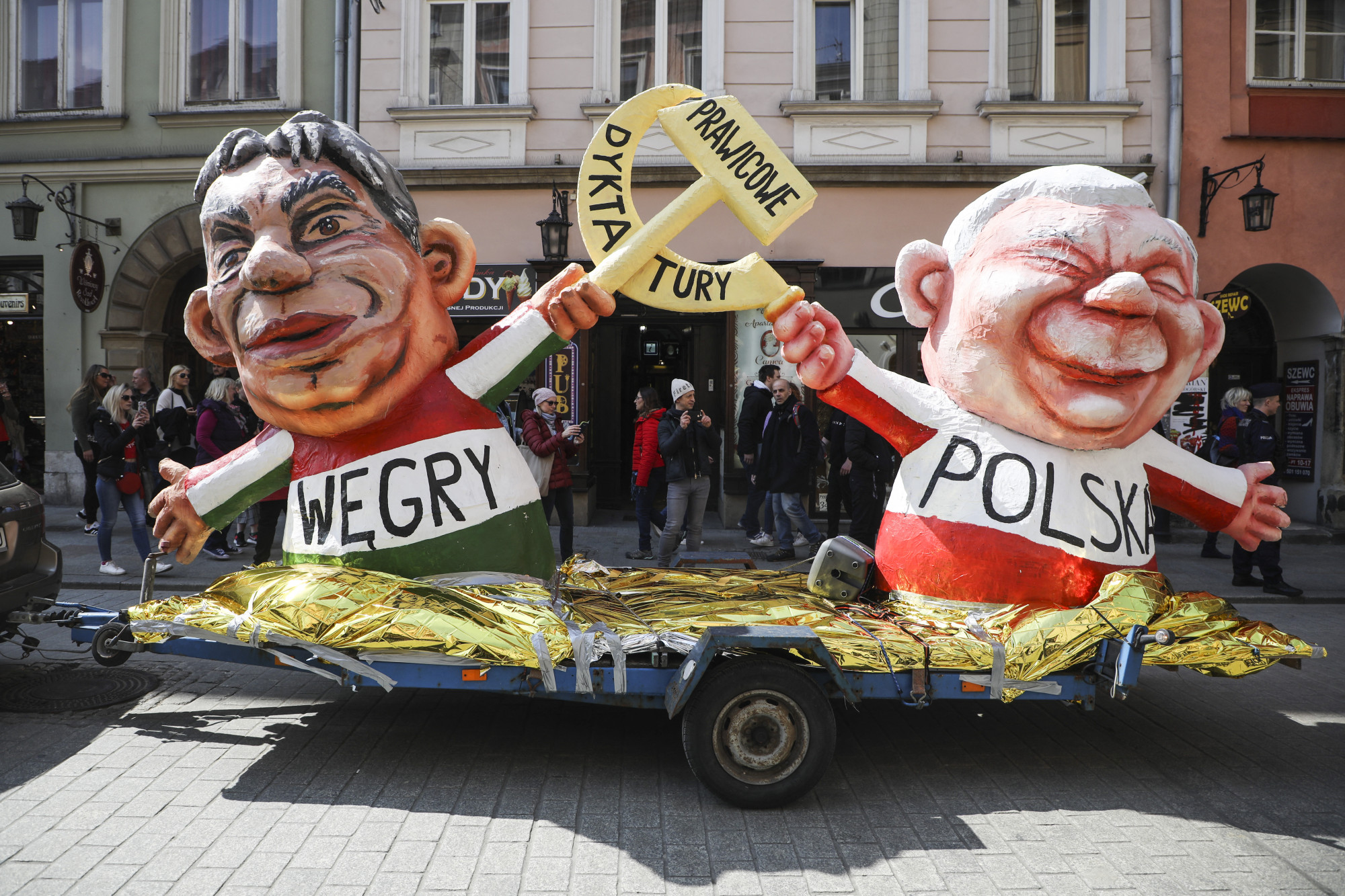Európa és a lengyel választások a magyar autokrácia tükrében