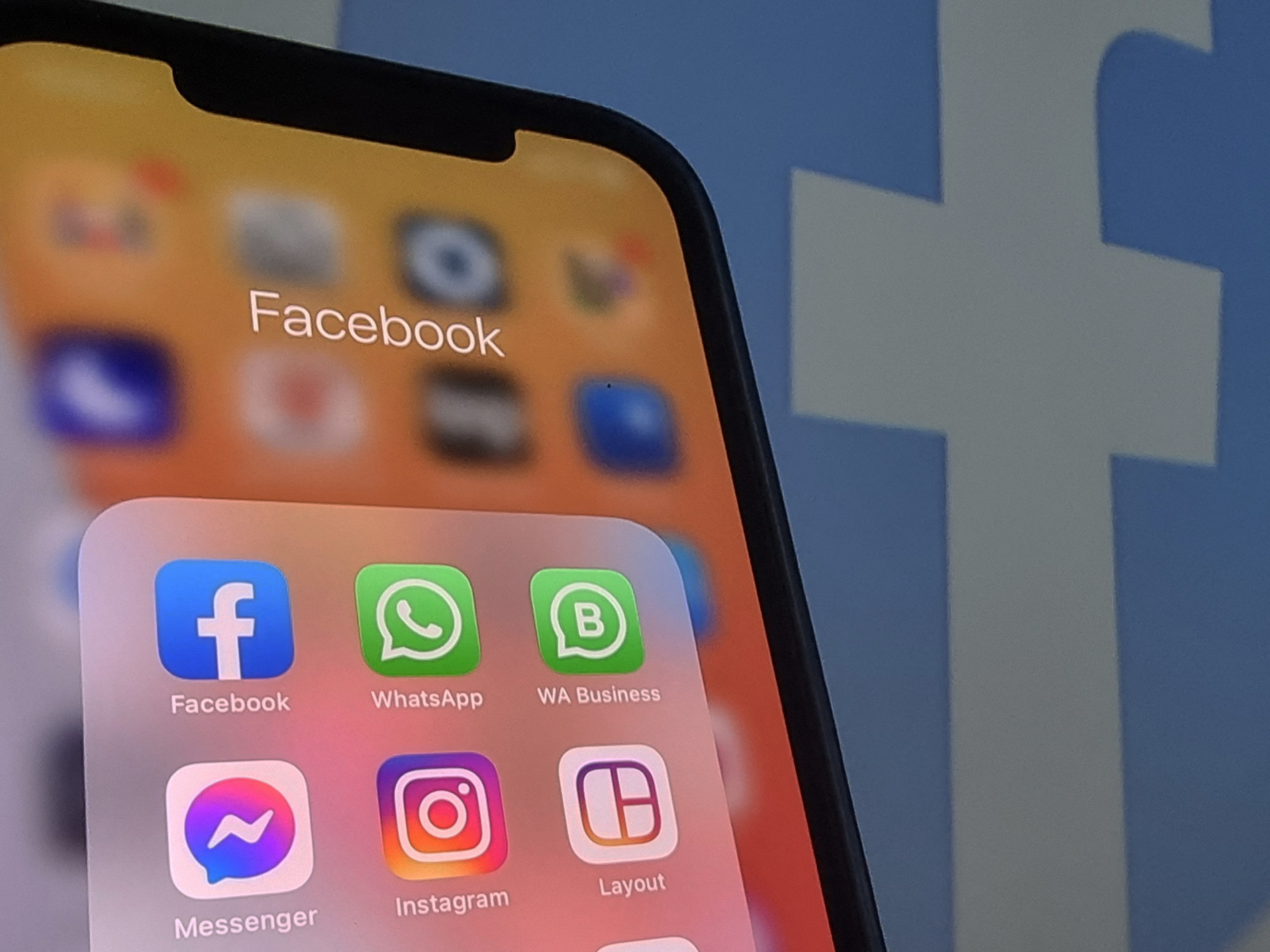 Havi 10 euróért cserébe reklámmentes Facebookot és Instagramot vezetne be a Meta