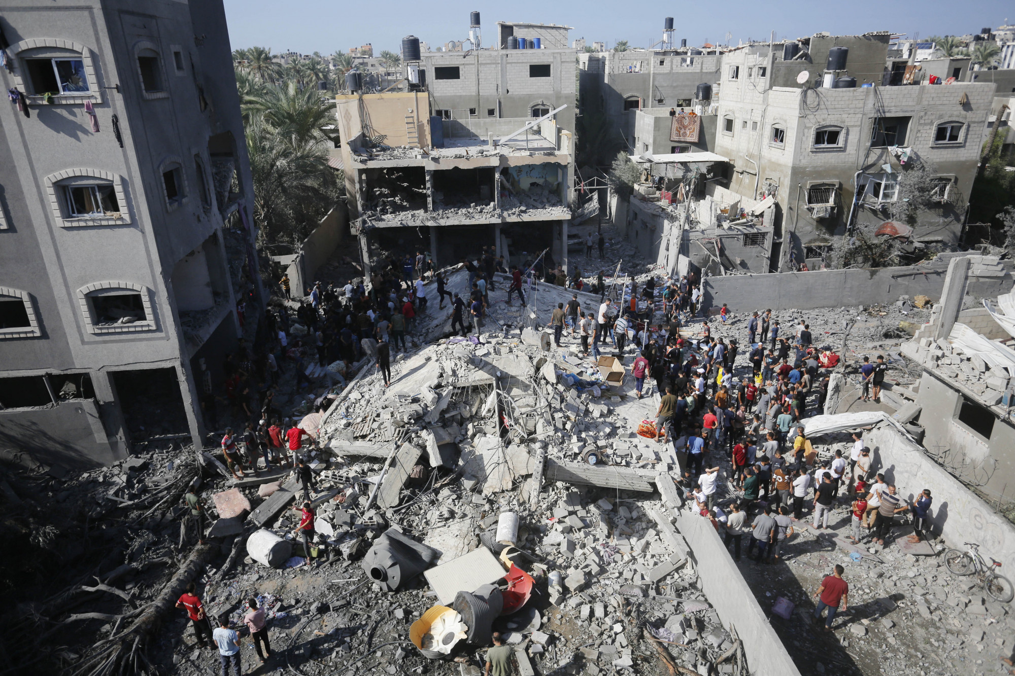 Izrael napi négyórás szünetet hirdetett a gázai katonai műveletekben