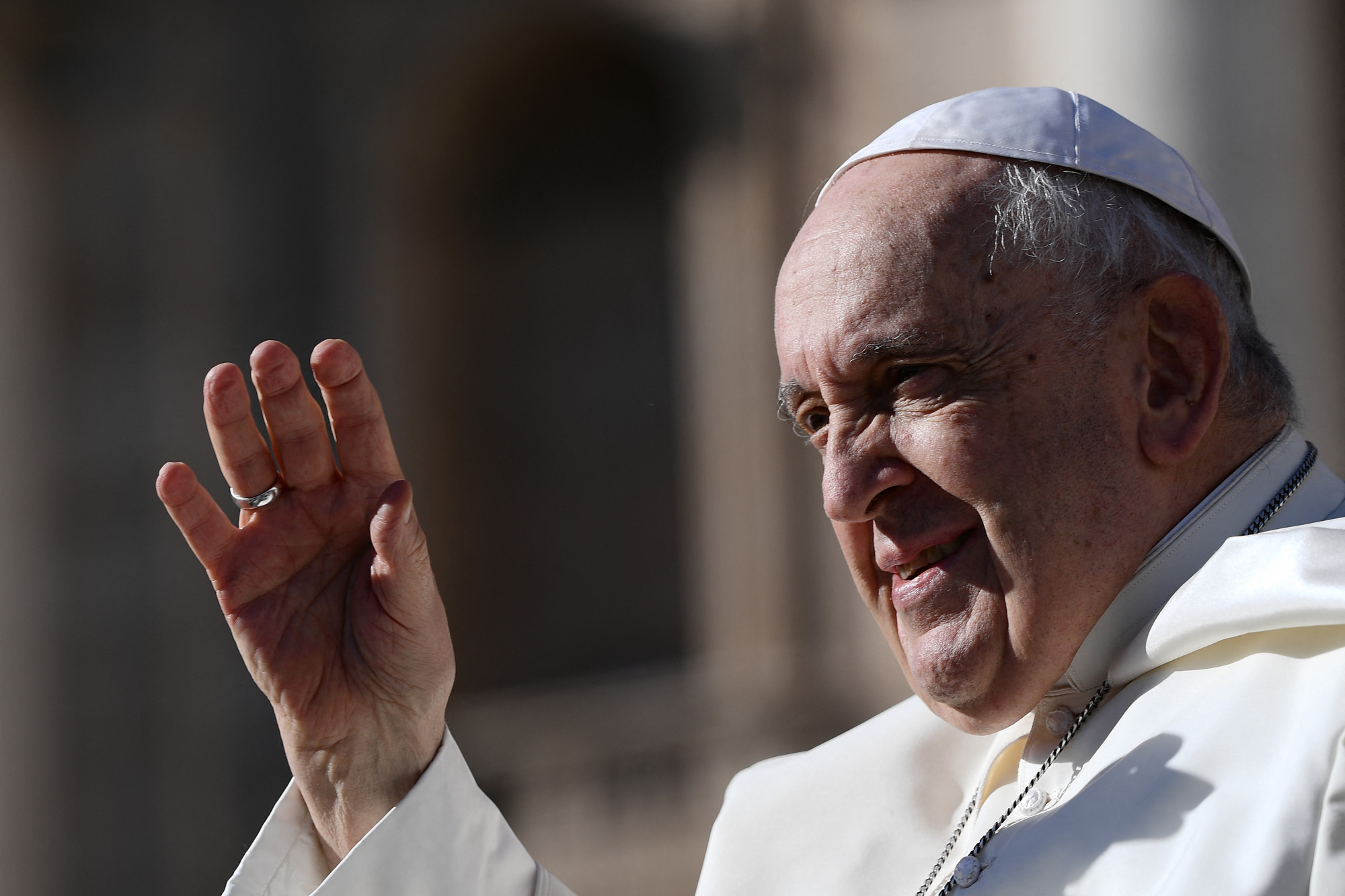 Betegség miatt nem utazik Dubajba Ferenc pápa