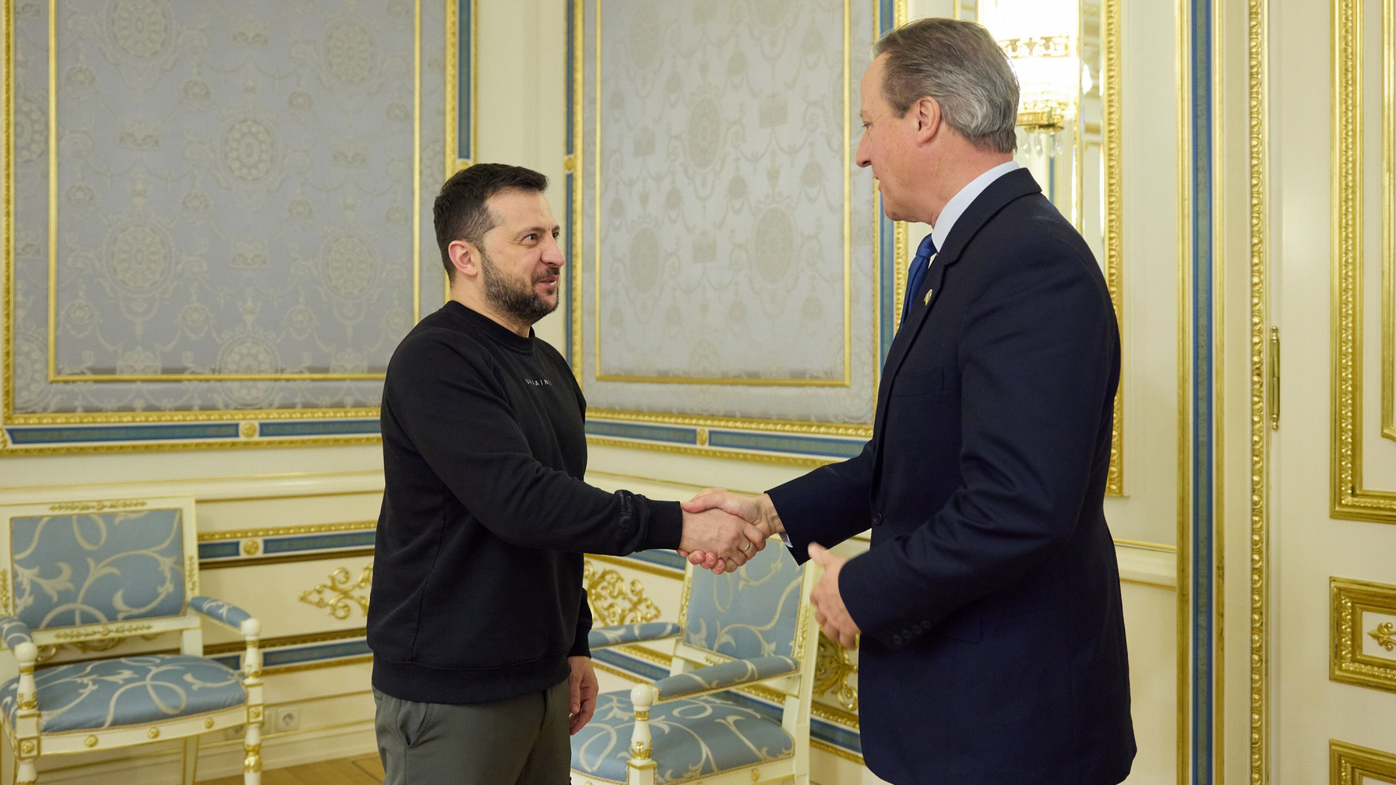 Negyedik munkanapját Kijevben kezdte David Cameron