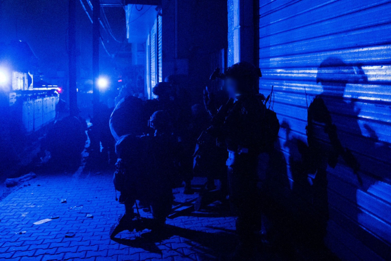 Az izraeli hadsereg hajnalban behatolt az Al-Sifa kórházba