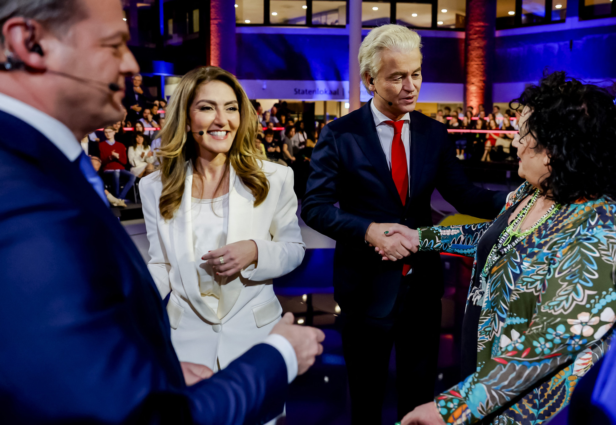 13 év után a hollandok ma új miniszterelnököt választanak, aki akár nő is lehet