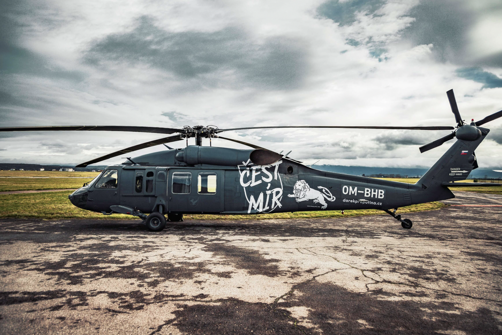 Magyarok gyűjtenek helikopterre Ukrajnának