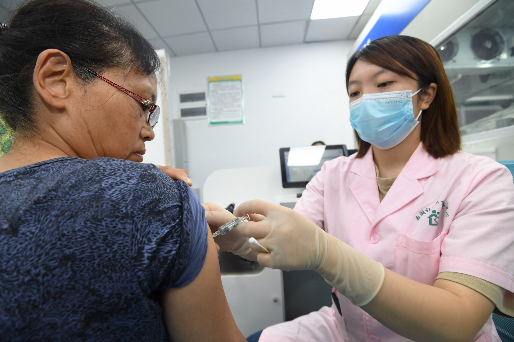 Kína szerint nincs semmi szokatlan a gyermekek körében megemelkedett légzőszervi megbetegedésekben