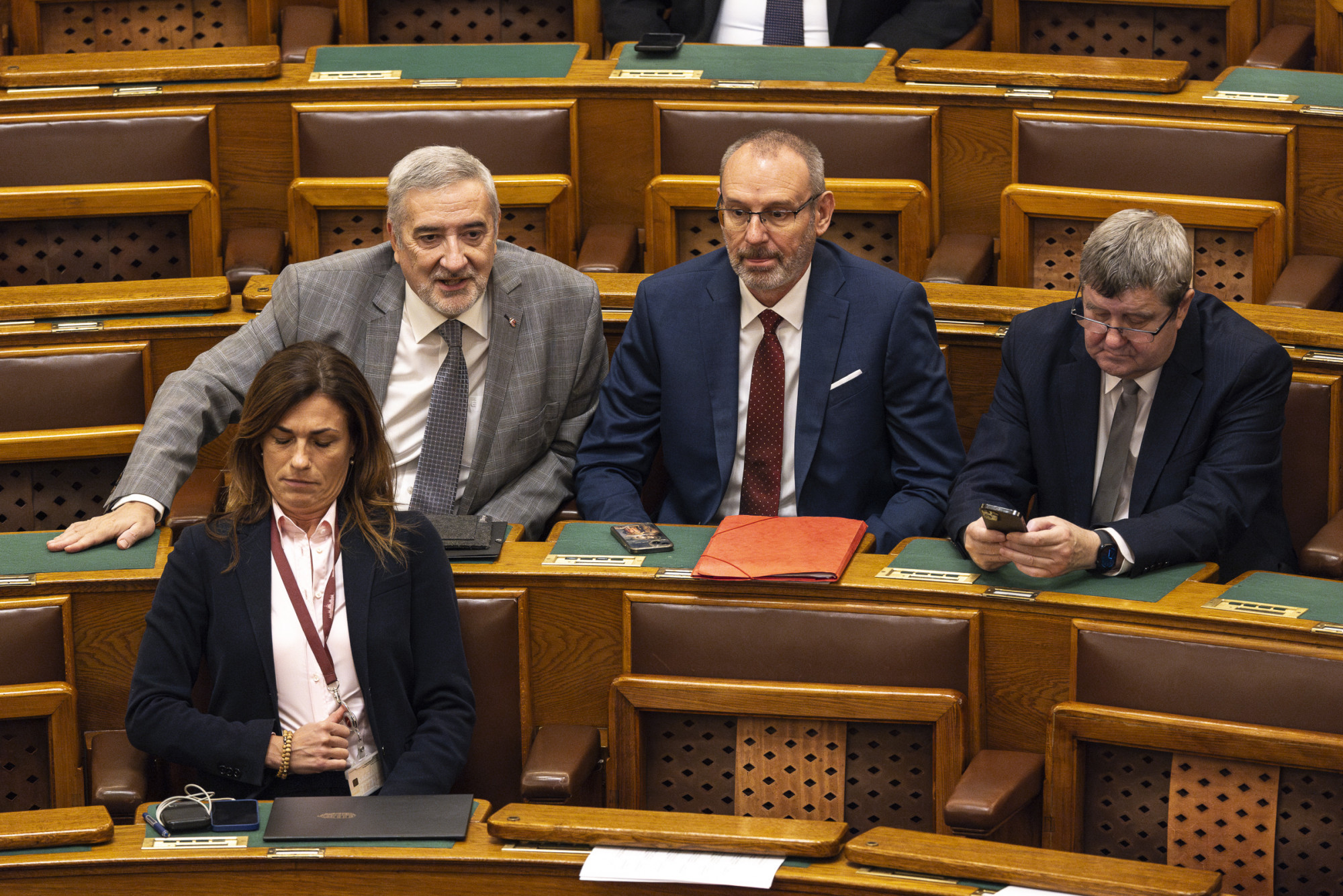 Varga Judit már a fősodratú médiát is a magyar érdekek ellenségei közé sorolta a parlamentben