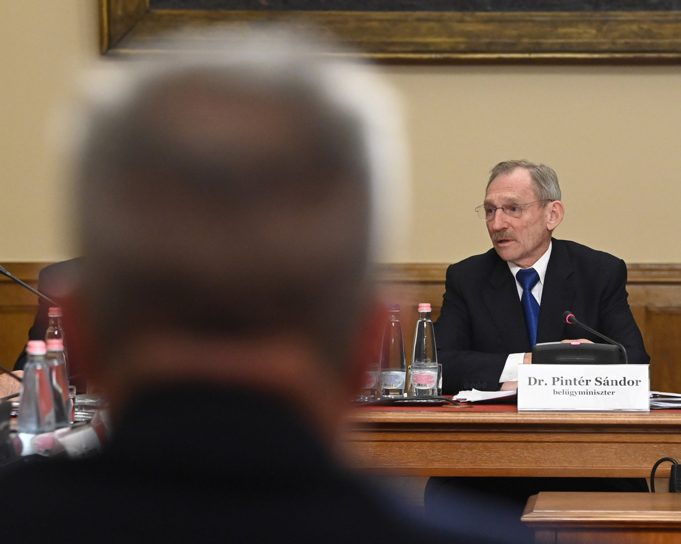 Pintér Sándor és a fideszesek nem mentek el a népjóléti bizottság ülésére, ahol a gyerekvédelemről lett volna szó