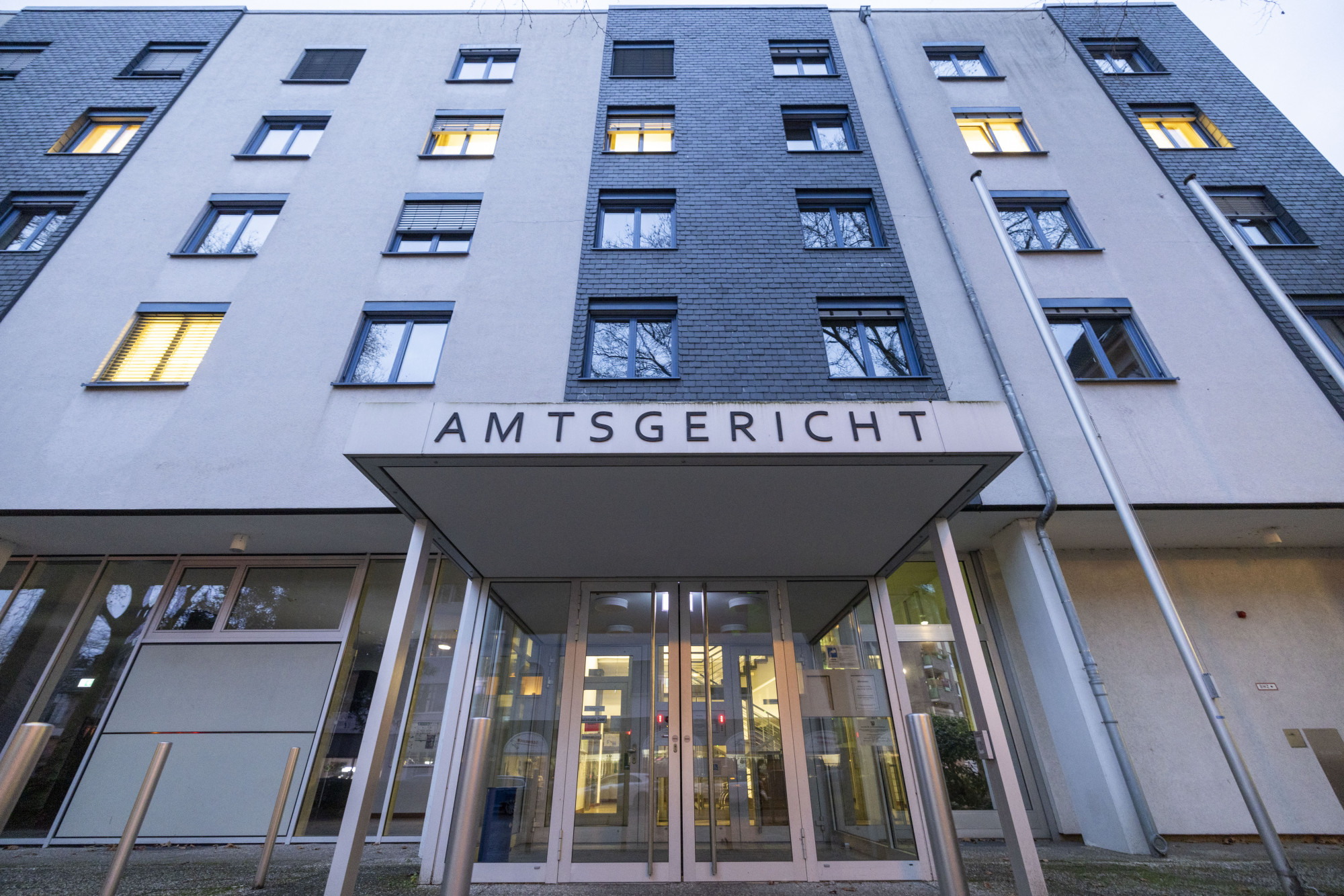 Őrizetbe vett a német rendőrség egy 15 és egy 16 éves fiút, akik terrortámadásra készültek