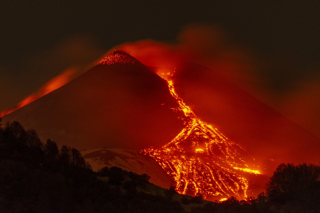 A 2023. december 1-jei kitörés nyomán keletkező lávafolyások az Etnán