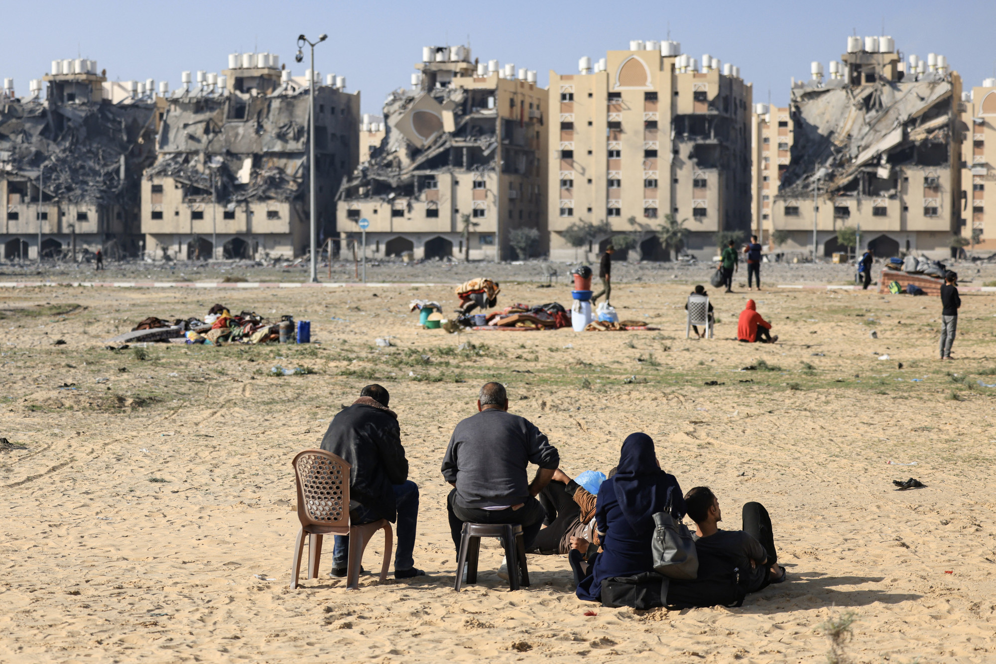 Már Gáza lakosságának 75 százaléka kényszerült elhagyni az otthonát, de az izraeli bombázás folytatódik