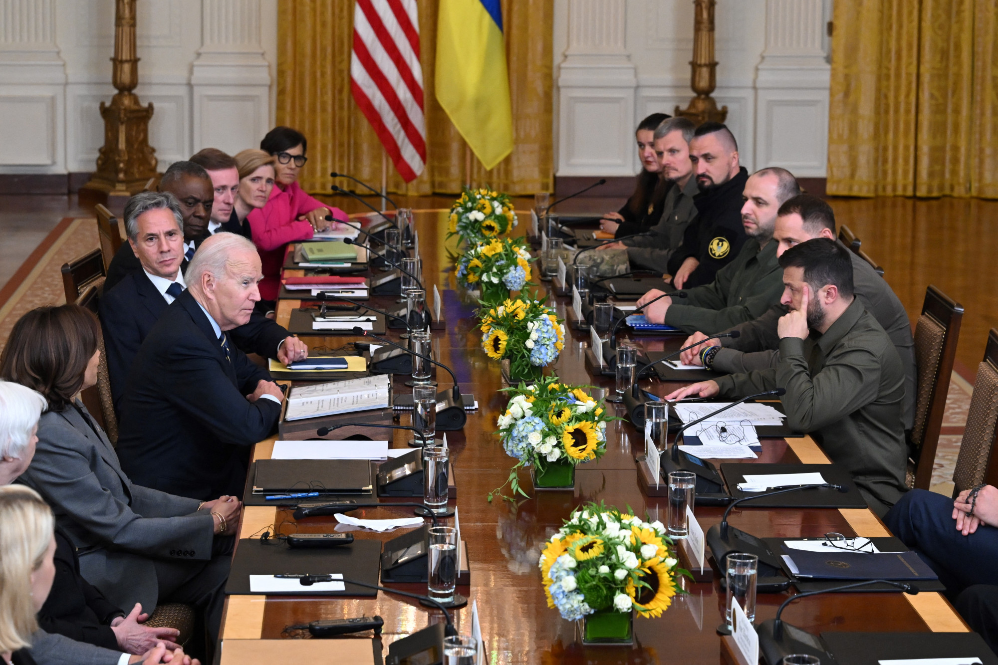 Súlyos politikai játszmák veszélyeztetik Ukrajna támogatását