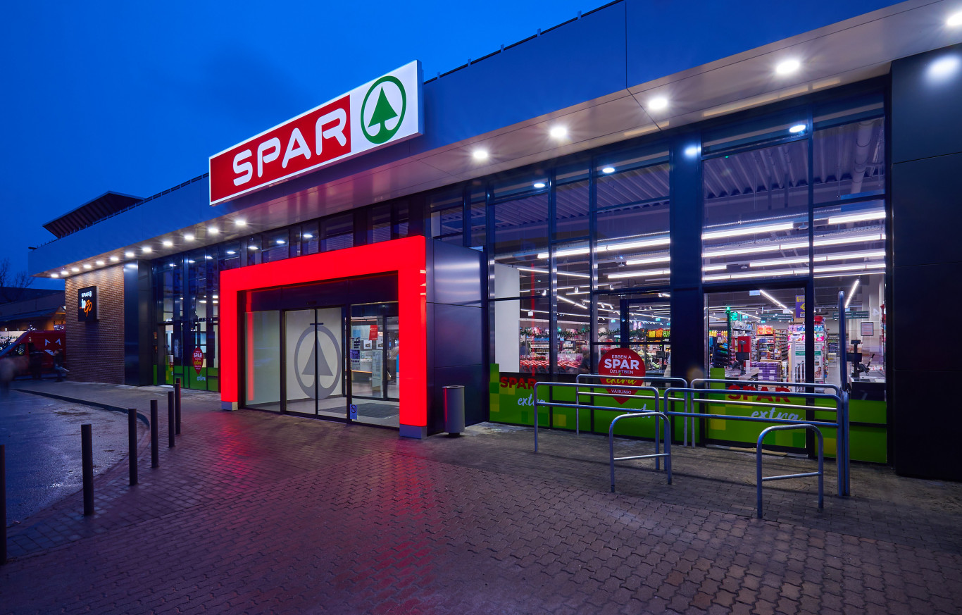Az uniós ügyek államtitkára szerint a kormányt azért támadja a Spar, mert veszteséges