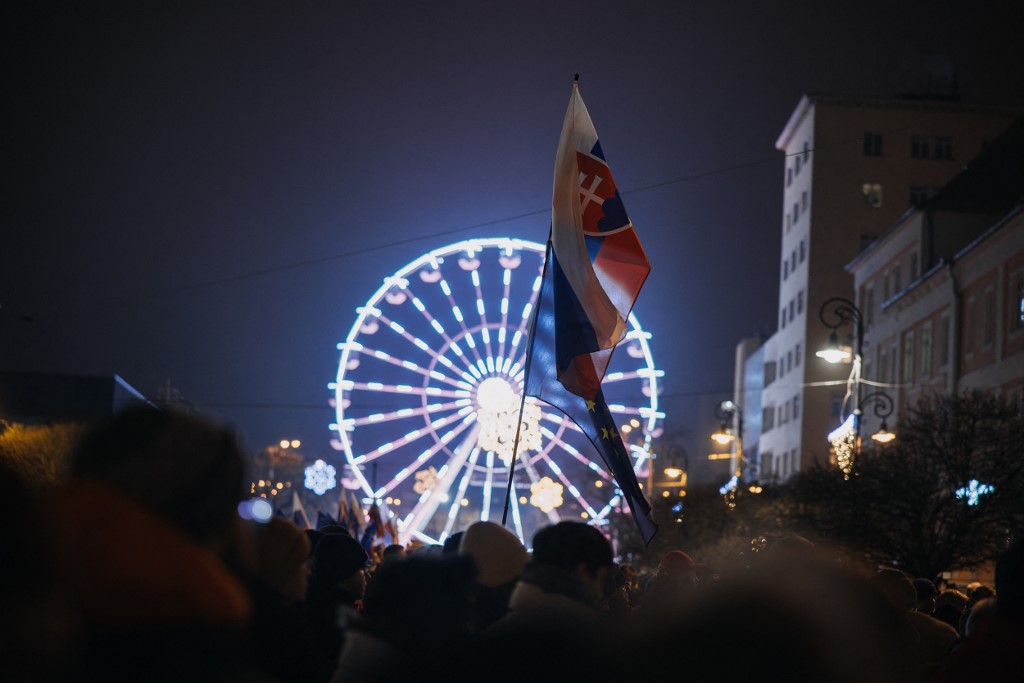 Több szlovákiai városban tüntettek Fico kormánya ellen