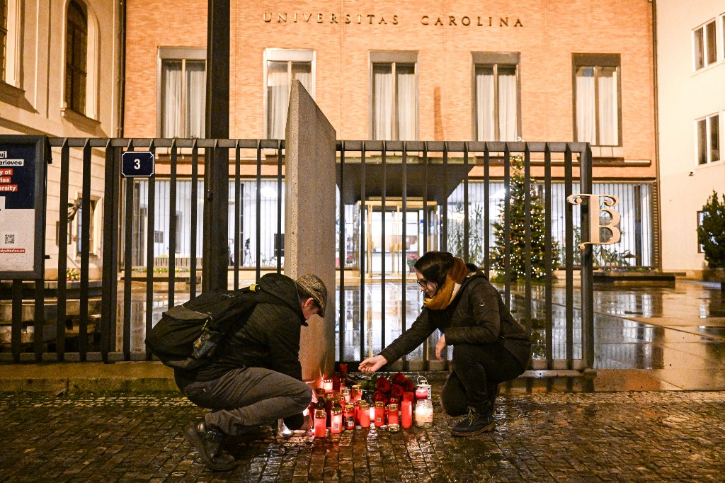 Gyásznapot hirdettek Csehországban a prágai egyetemi mészárlás után