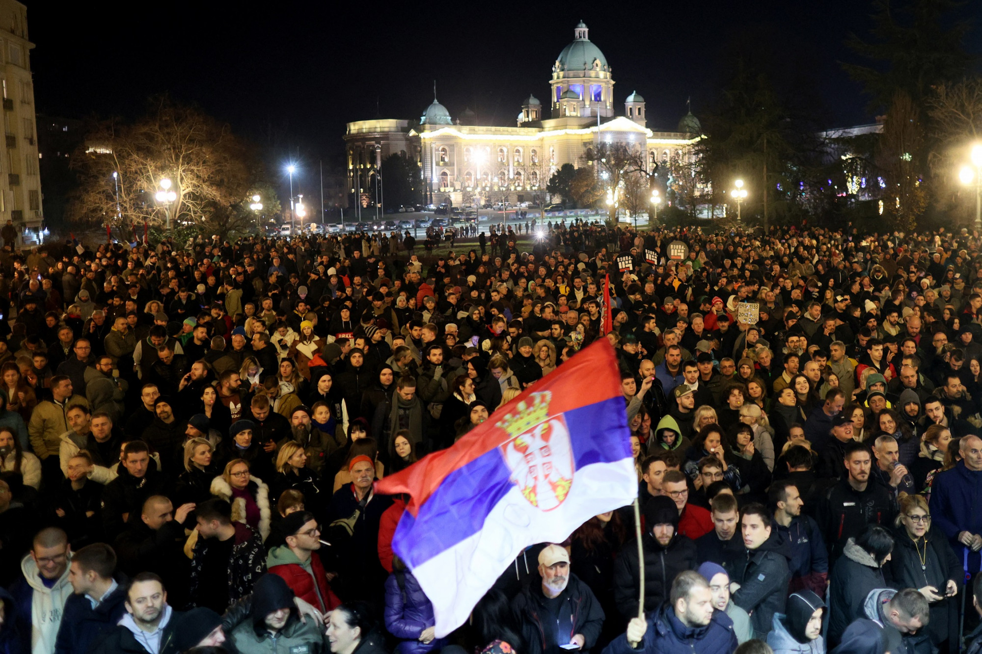 Az orosz külügy szerint a Nyugat zavargásokat próbál szítani Szerbiában