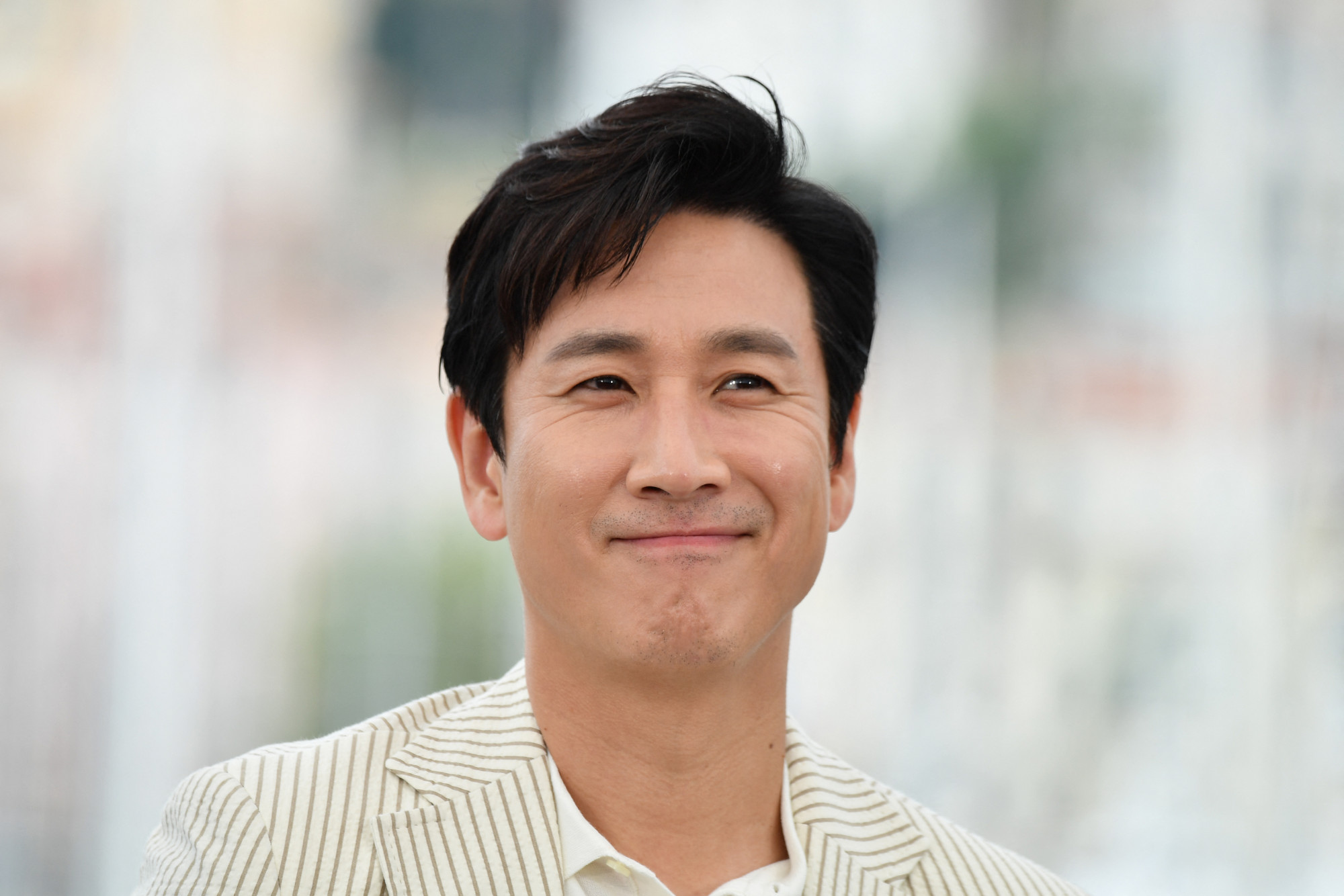 Meghalt Lee Sun-kyun, az Élősködők színésze