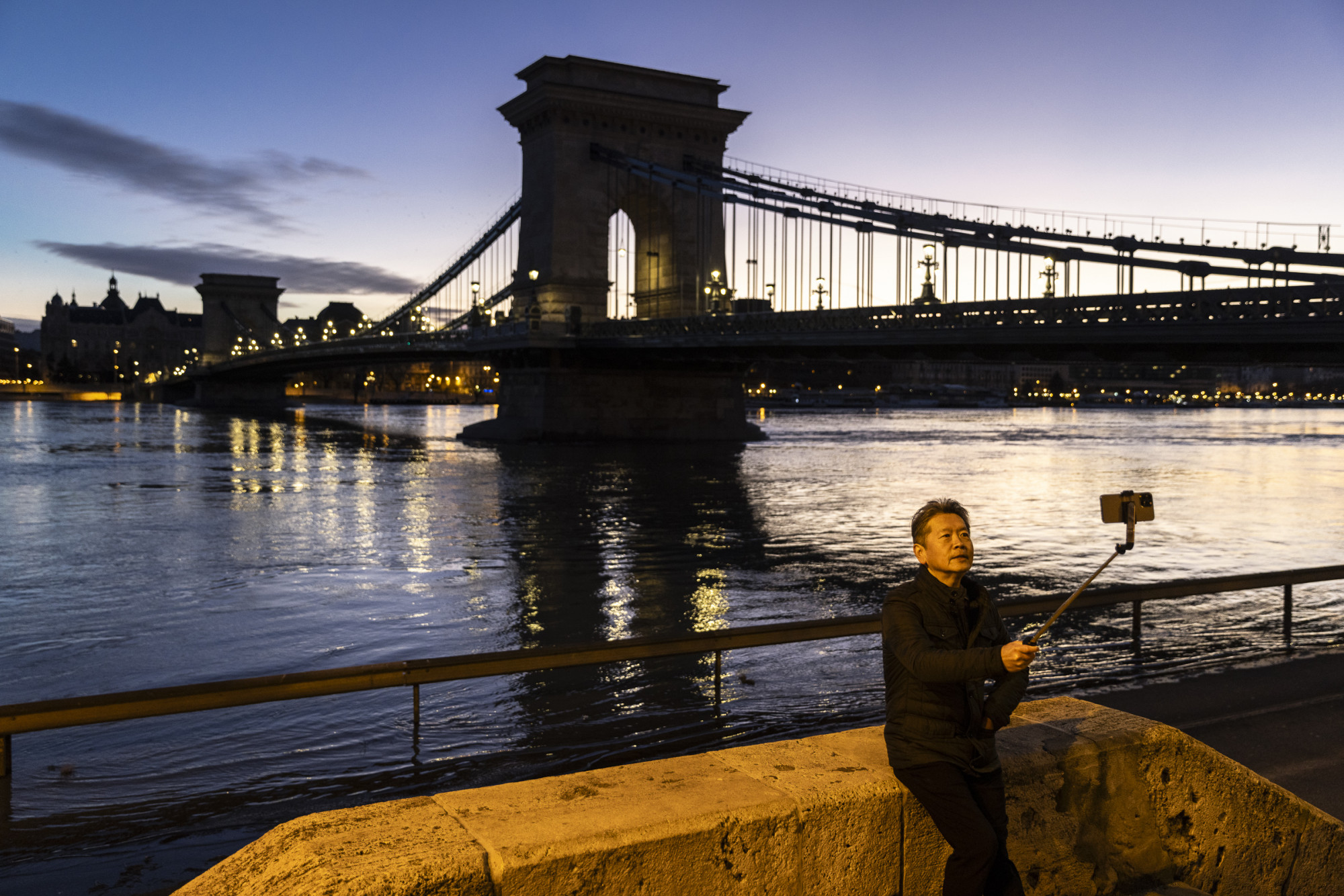 Ilyen volt kora reggel a megáradt Duna Budapesten