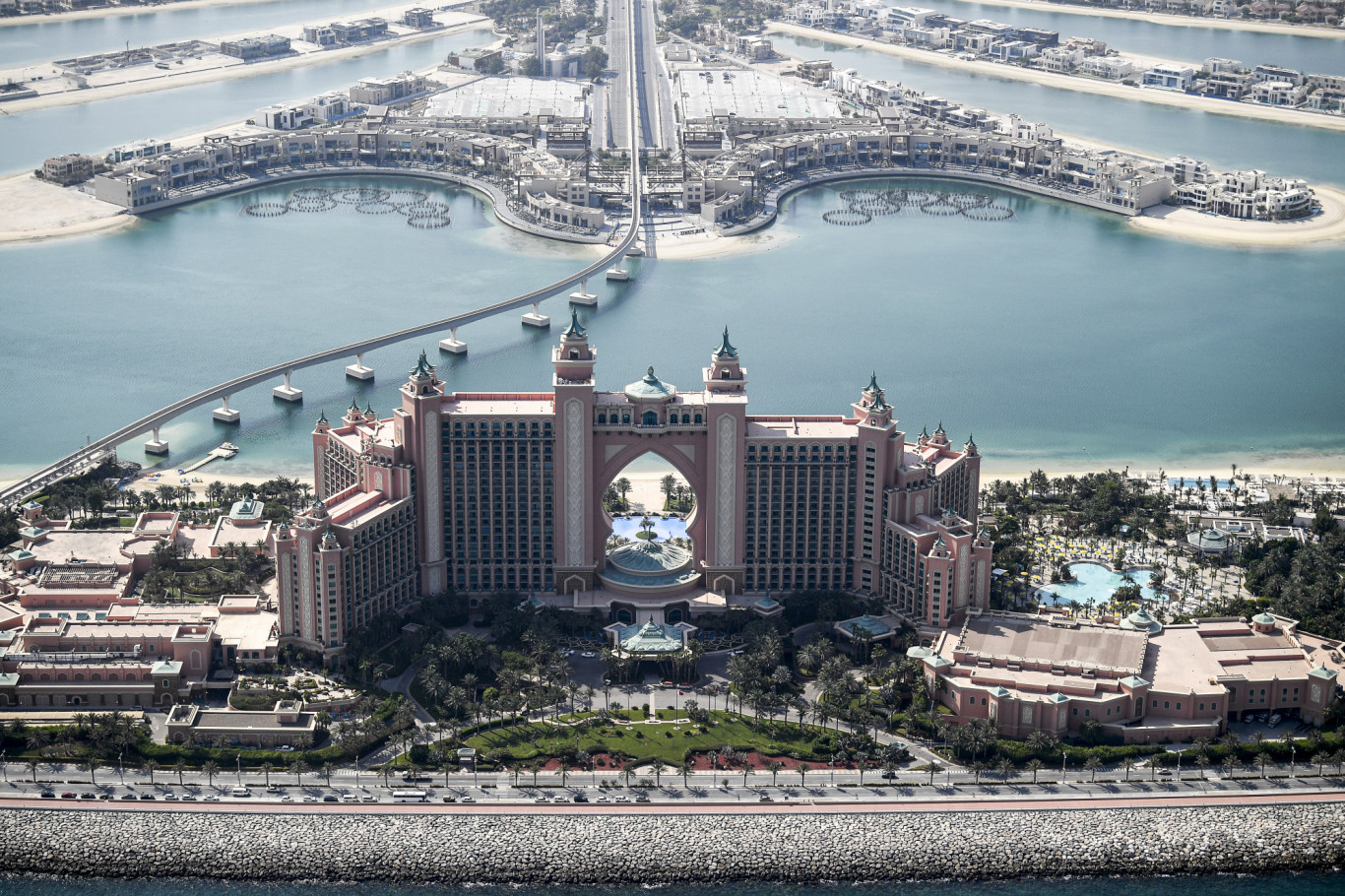 Dubaj új programmal csábítja a turistákat: kedvezmények barátoknak és rokonoknak