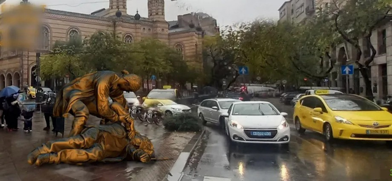 A Mazsihisz nem akar szemkilövetős szobrot a zsinagógánál