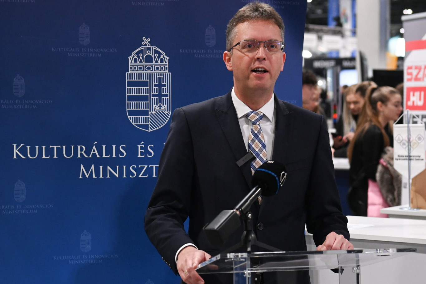 Háromezer egyetemi oktató követel azonnali béremelést