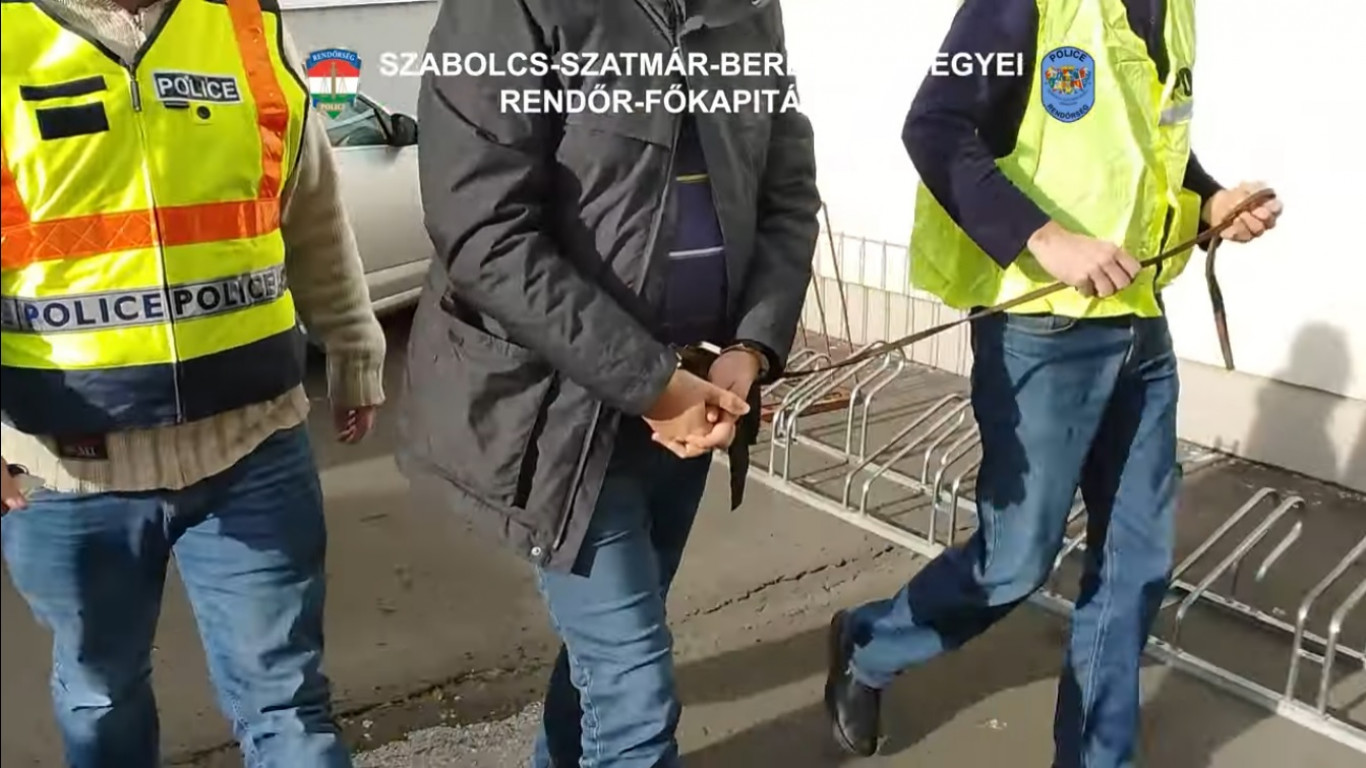 Háziorvosát és ügyvédjét is felhívta megrendezett halála után, ez lett a veszte