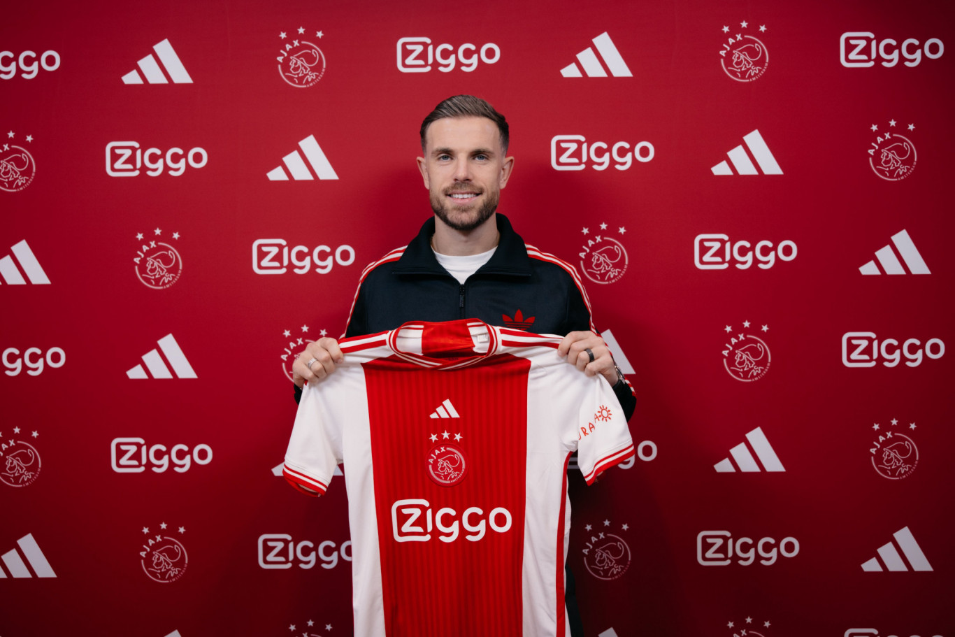Fél év alatt elege lett Szaúd-Arábiából, visszaszerződött Európába a Liverpool korábbi csapatkapitánya