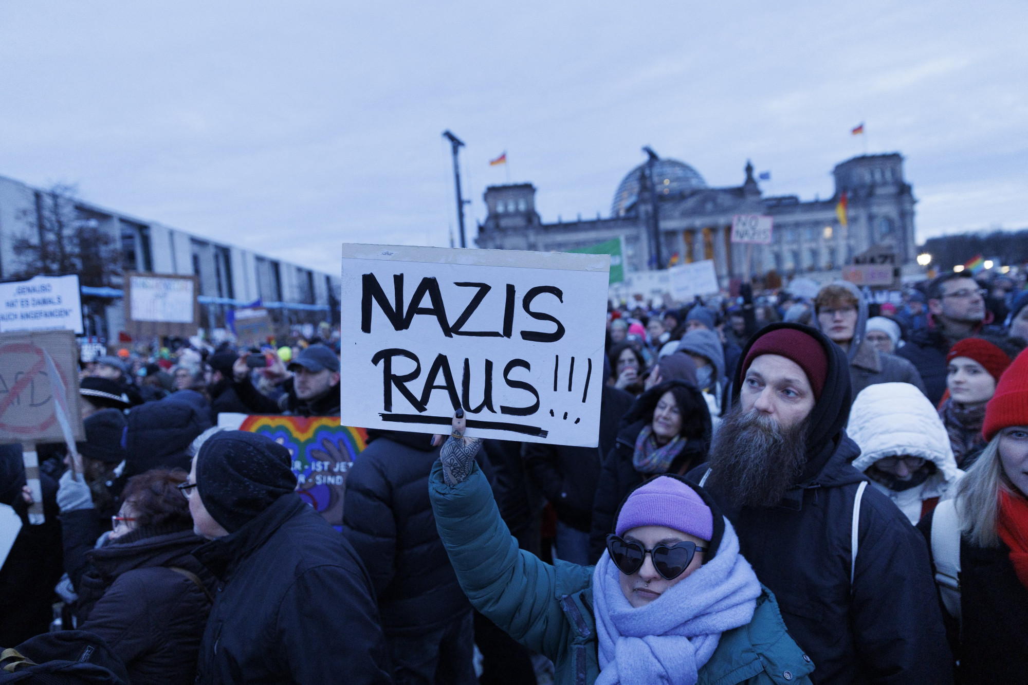 Vasárnap is több mint százezren tüntettek Németországban az AfD ellen