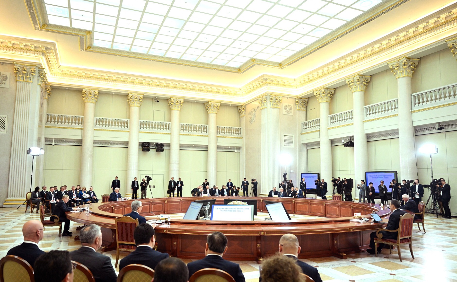 Három elnökjelölt-aspiráns adta le a támogató aláírásokat az orosz választási bizottságnak