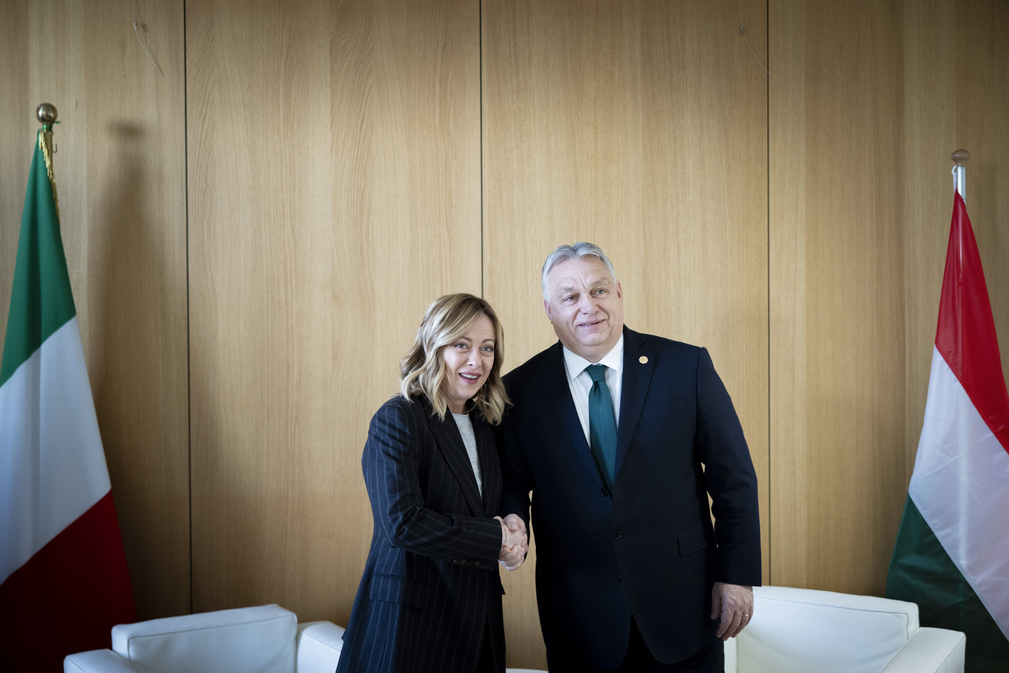 Csatlakozna Giorgia Meloni pártcsaládjához a Fidesz, de csak az európai parlamenti választások után
