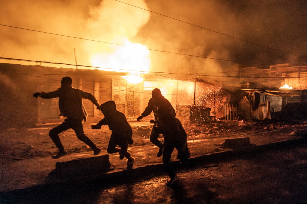 Gáz robbant Kenya fővárosában, lakóházak között tombolt a tűzvész, többen meghaltak, közel háromszázan megsérültek