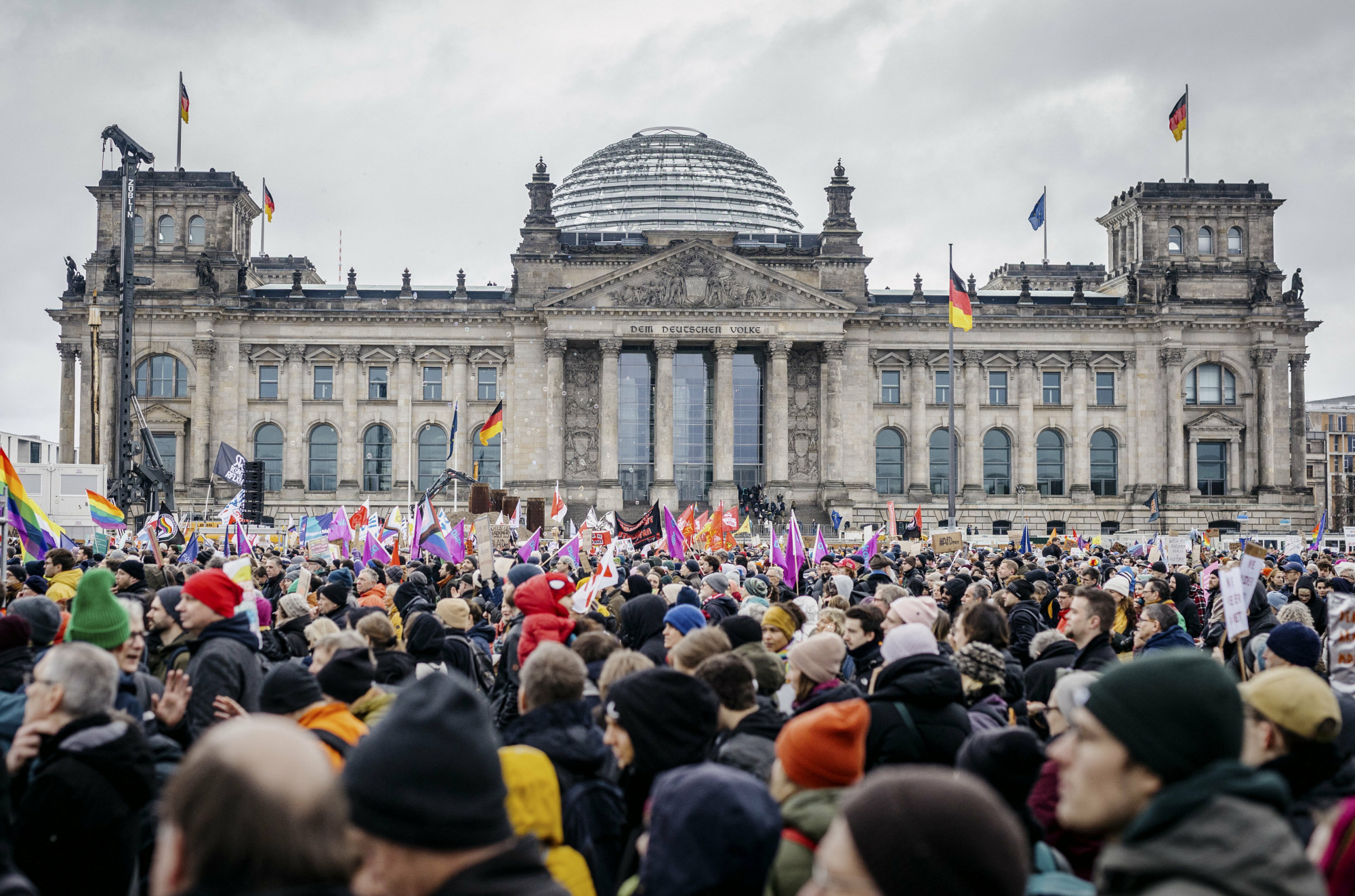 Kétszázezren tüntettek a szélsőjobb ellen Németország-szerte