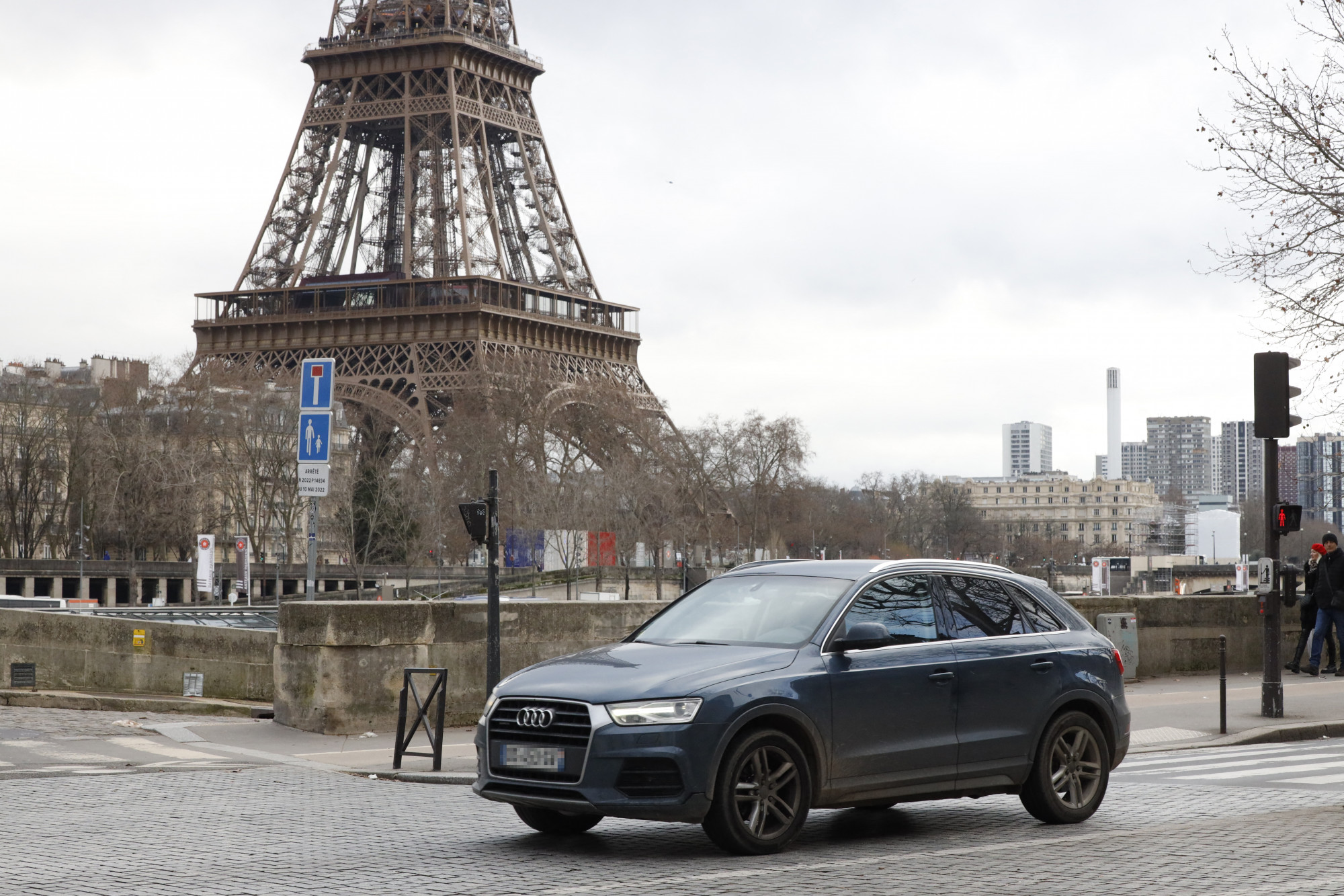 A párizsiak megszavazták, hogy háromszorosára emeljék a SUV-ok parkolási díját